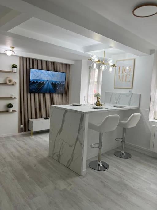 Apartment Beau Duplex Au Centre Ville. *